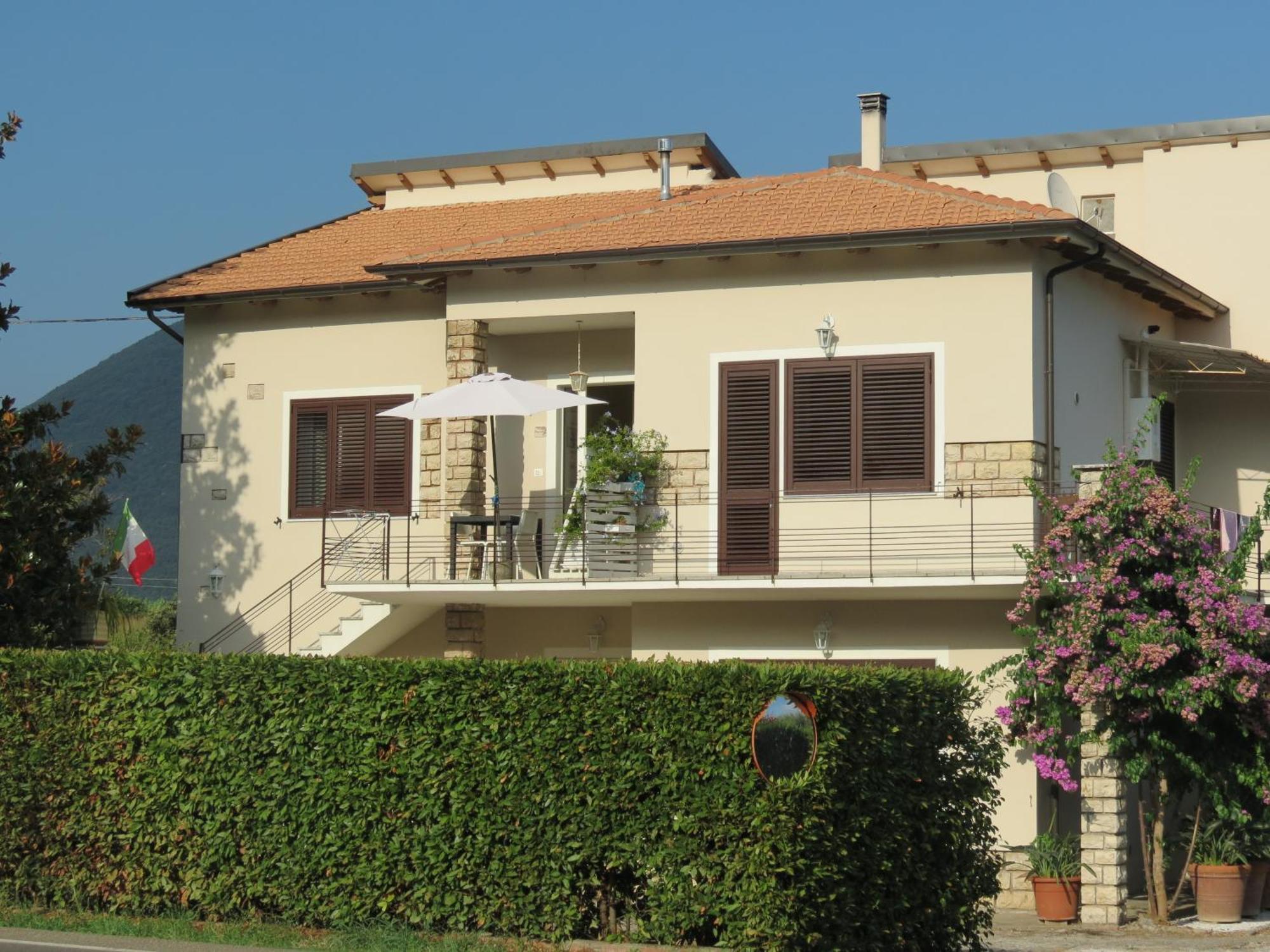 Casa Vacanze “Bouganville” Loc Avane Pisa Vecchiano Exteriér fotografie