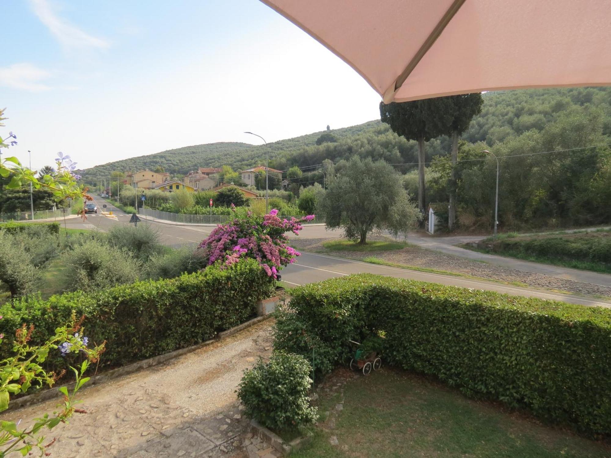 Casa Vacanze “Bouganville” Loc Avane Pisa Vecchiano Exteriér fotografie
